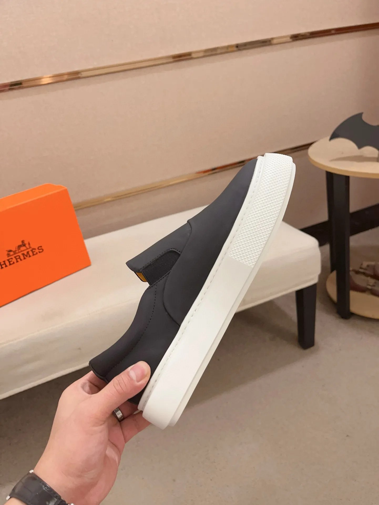 Men's clothing and shoes💰: 442💰《HERMES》【Classic original single version】Hermès; top 🔝purchase agent🔍🔍men's latest 🇺🇸 counter sales simultaneously, imported from Italy original ▲▲cowhide ▲▲ (high-end, nobility, class) ) Exquisite workmanship (Italian 🇮🇹 imported water-dyed 🐂 cowhide lining) sole: original sole provided by the original factory, ⚠️exclusive double-layer activity·TPR·rubber·combined molded outsole; super comfortable·wear-resistant·non-slip·environmental protection The real thing is more beautiful if you take the real thing (high quality, follow the order). You can enter and exit the counter at will * Number of yards: 38-44 (45 can be customized and cannot be returned or exchanged)